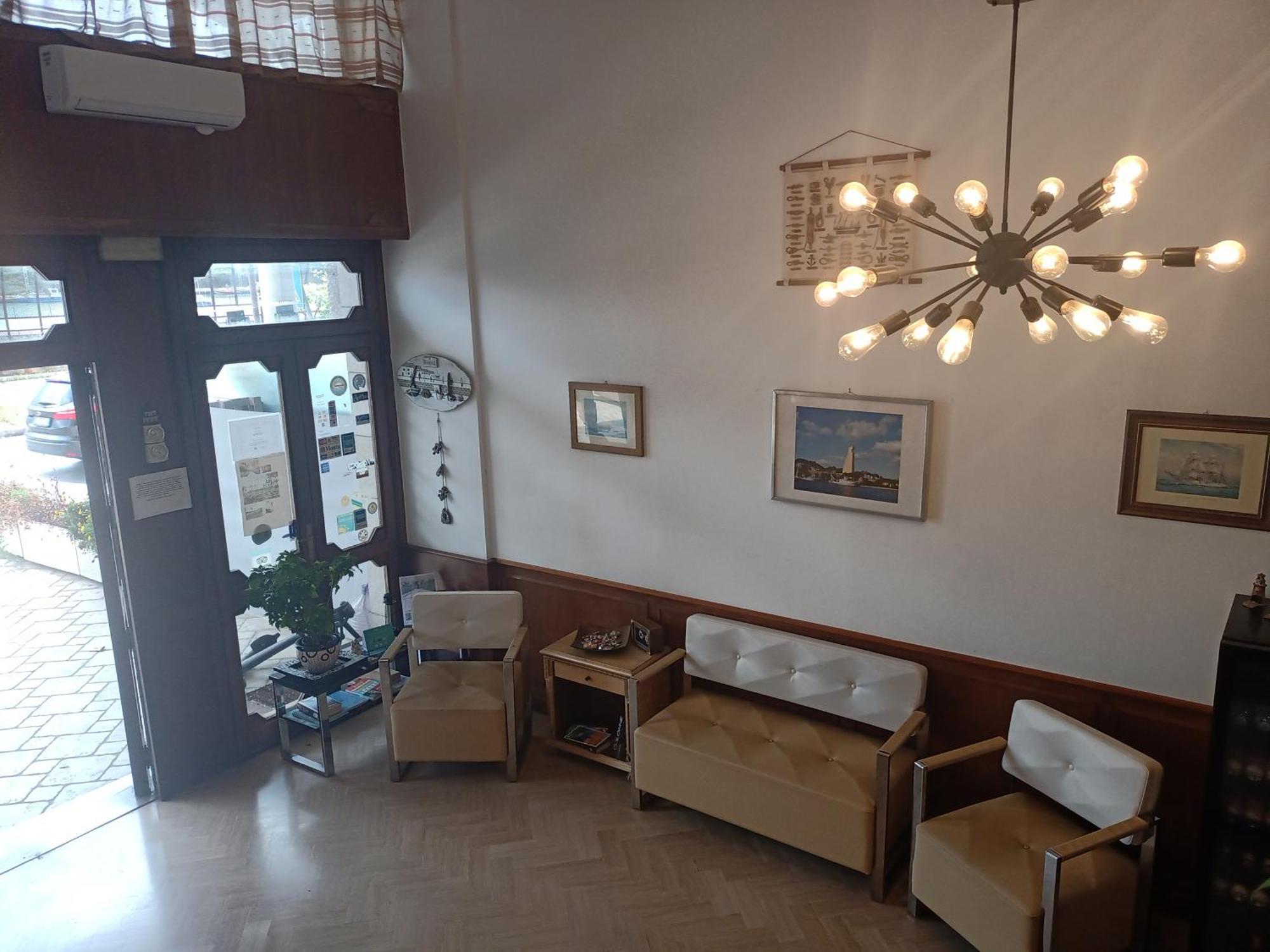 Hotel L'Approdo Μπρίντιζι Εξωτερικό φωτογραφία